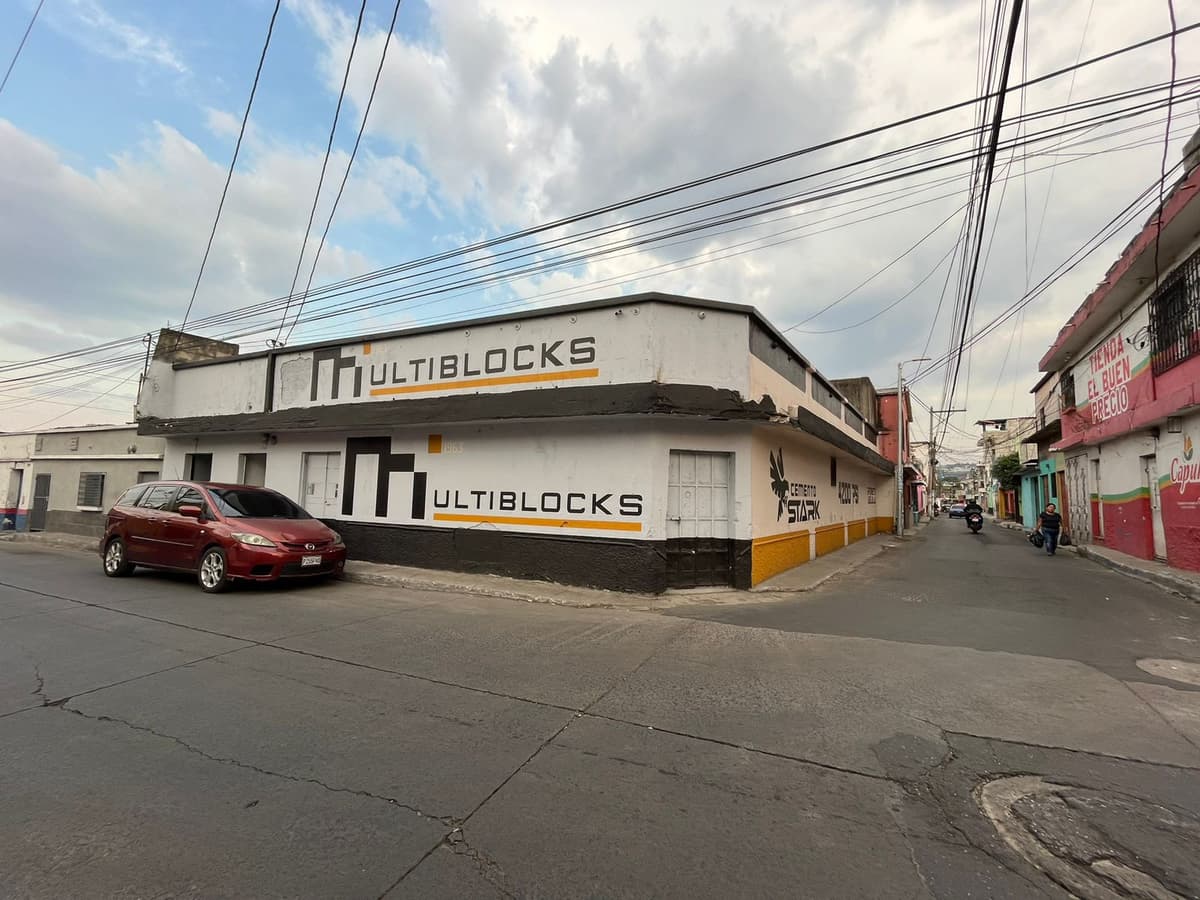 Local en Renta Z.1 Villa Nueva a 2 cuadras del Parque - foto 1