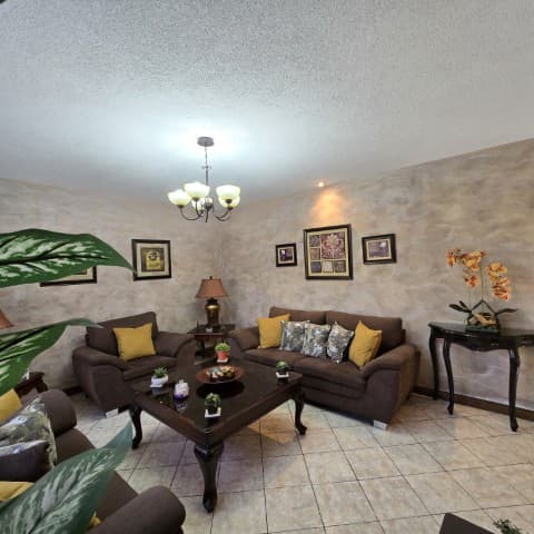 Casa en Venta Zona 11 Ciudad de Guatemala Las Charcas - foto 1