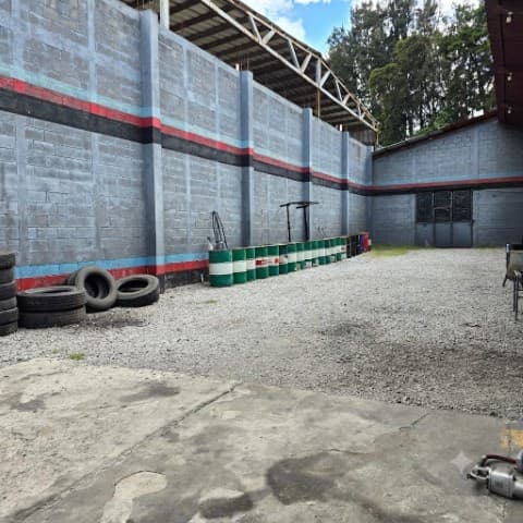 Terreno y Bodega en Renta Bulevar El Caminero Z.6 Mixco - foto 1