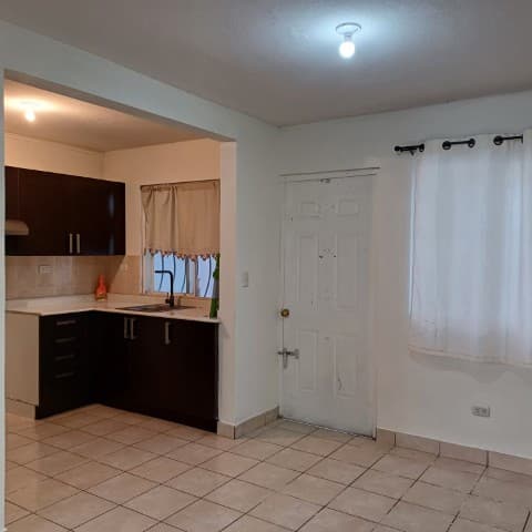 Casa en Venta Los Sauces, San José Pinula, Guatemala - foto 1