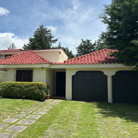 Casa Amueblada en Renta Hacienda Country Club - foto 1