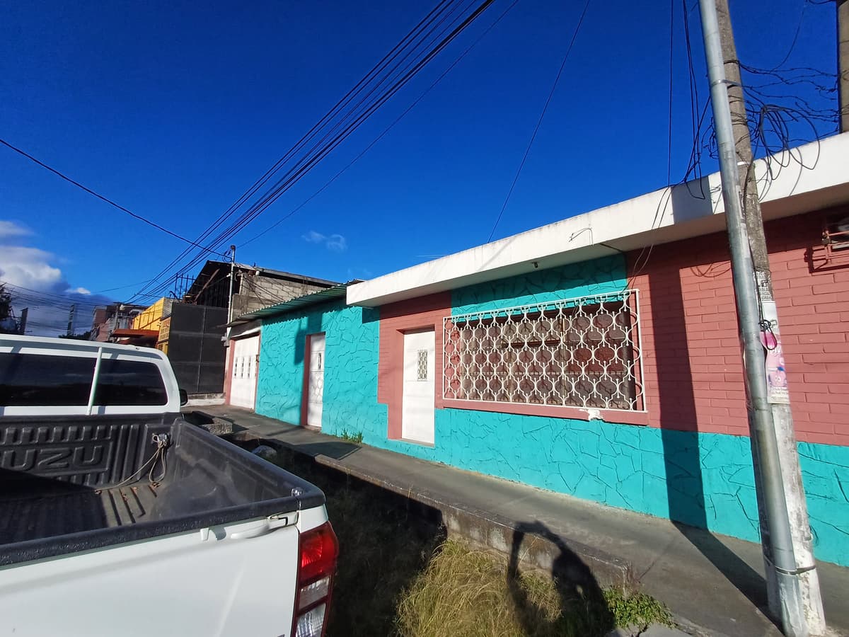 Casa en Renta Uso Comercial cerca de Calzada Roosevelt - foto 1