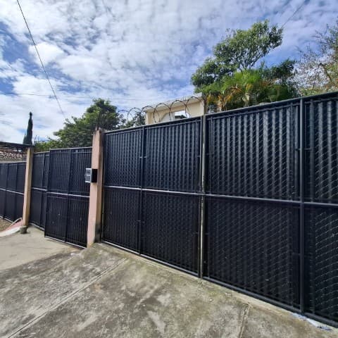 Ofi-Bodega en Venta San Cristóbal Zona 8 de Mixco - foto 1