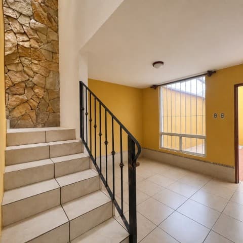 Casa en venta en Jardines de San Lucas Sacatepéquez - foto 1