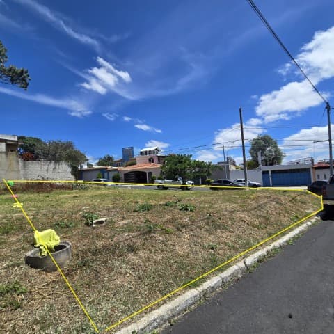 Terreno de Esquina en Venta Pinares de San Cristóbal - foto 1