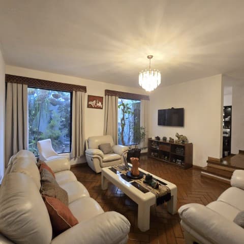 Casa en Venta Valles de San Cristóbal Zona 8 de Mixco - foto 1