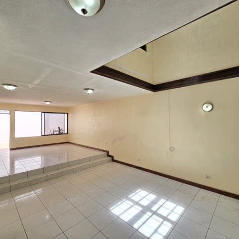 Casa en Venta Lomas de San Jacinto Zona 10 de Mixco - foto 1