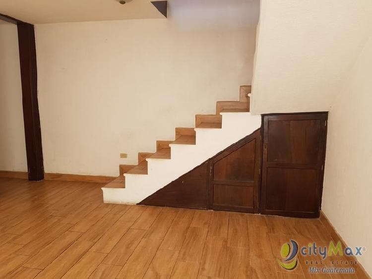 Casa en Venta Zona 18 Colonia Maya cerca del mercado - foto 1