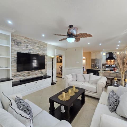 Casa en Venta San Lucas Sacatepéquez en el Casco Urbano - foto 1
