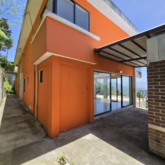 Casa en Venta con Vista Panorámica al Lago de Amatitlán - foto 9