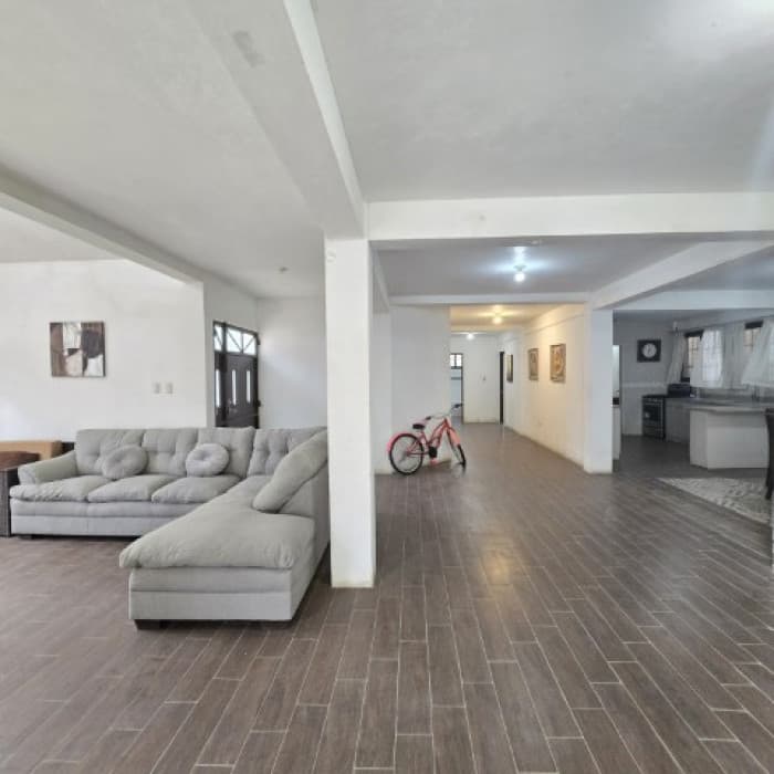 Casa con Jardín en Venta San Lucas Sacatepéquez - foto 4