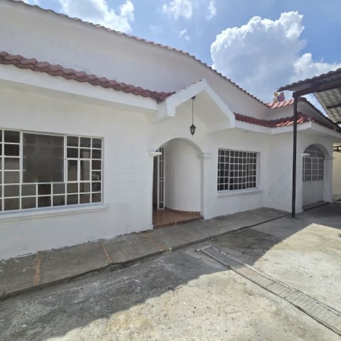 Casa en Renta para Negocio u Oficinas Zona 12 Guatemala - foto 4