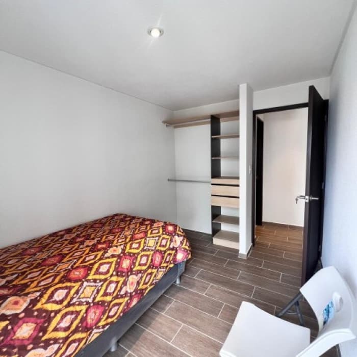 Apartamento Semi-Amueblado en Renta Parque Mateo Zona 7 - foto 13