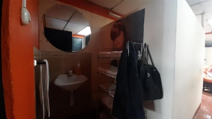 Derecho de Llave en Venta, Salón de Belleza Acreditado - foto 4