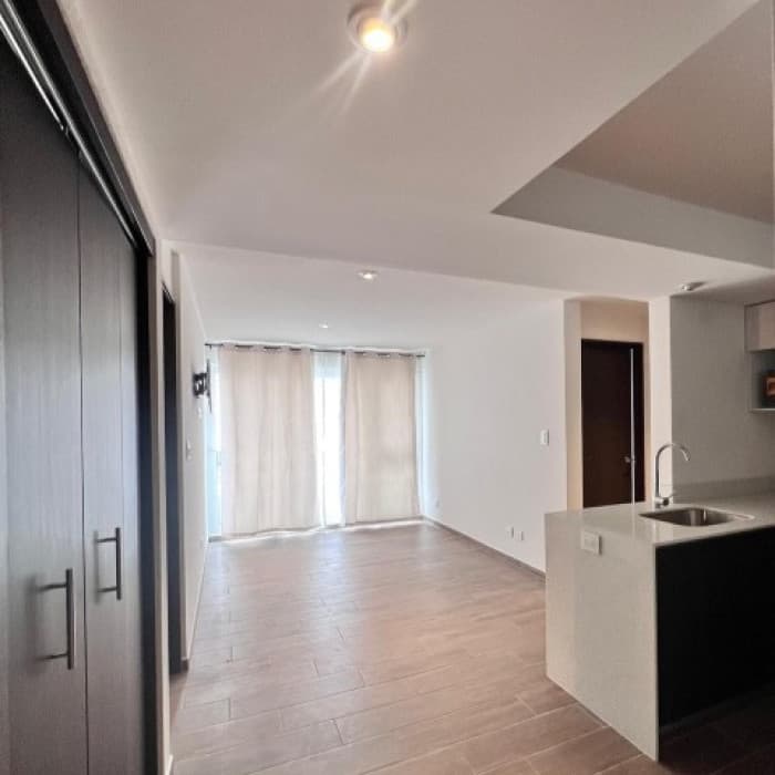 Apartamento Semi-Amueblado en Renta Parque Mateo Zona 7 - foto 3