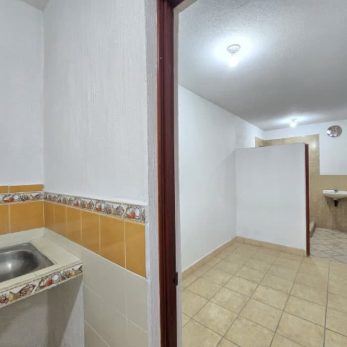 Casa grade en Venta Las Hojarascas Zona 1 de Mixco - foto 30