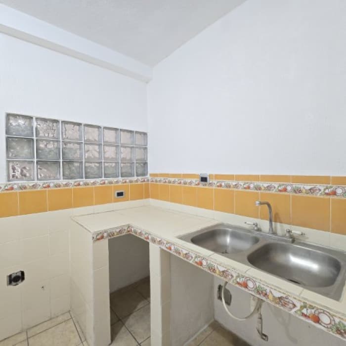 Casa grade en Venta Las Hojarascas Zona 1 de Mixco - foto 16