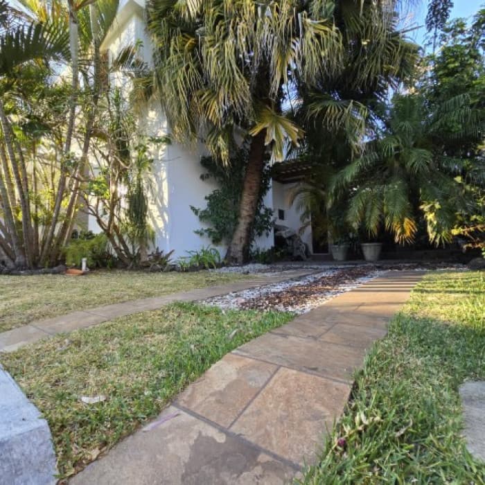 Casa en Venta en Condominio sobre Bulevar San Cristobal - foto 3