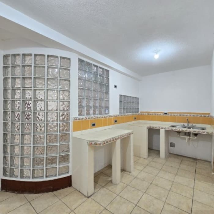 Casa grade en Venta Las Hojarascas Zona 1 de Mixco - foto 15