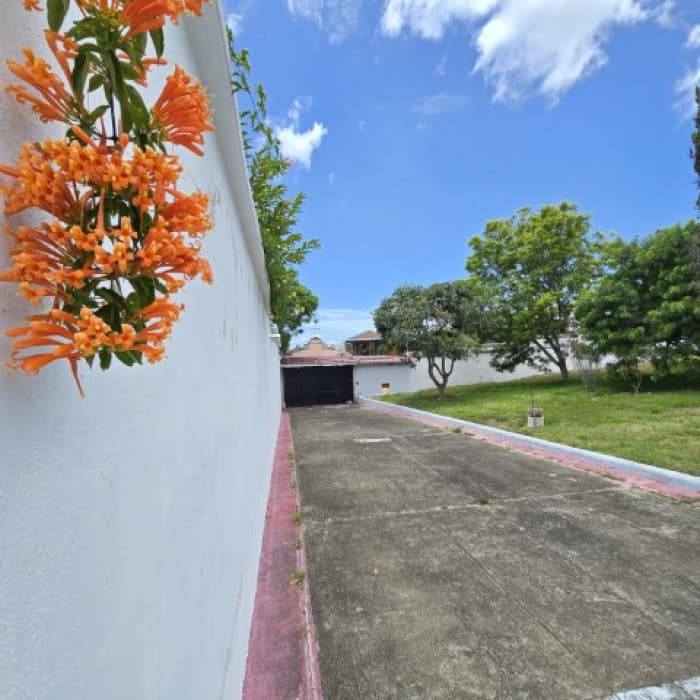 Casa con Amplio Terreno en Venta Bulevar San Cristóbal - foto 3