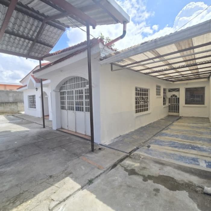 Casa en Renta para Negocio u Oficinas Zona 12 Guatemala - foto 3