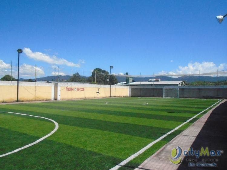 Terreno en Venta con canchas deportivas e instalaciones - foto 2