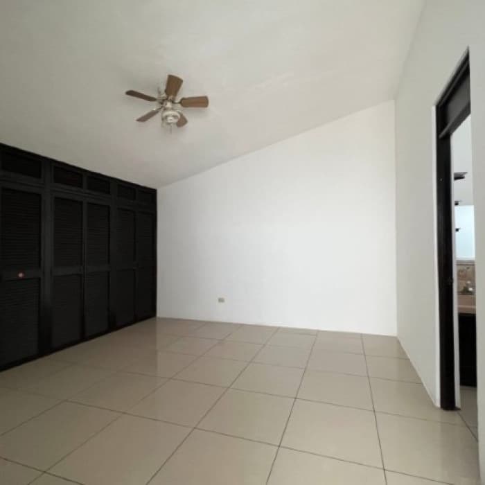 Casa en Venta Zona 7 Guatemala, Bosques de Linda Villa - foto 11