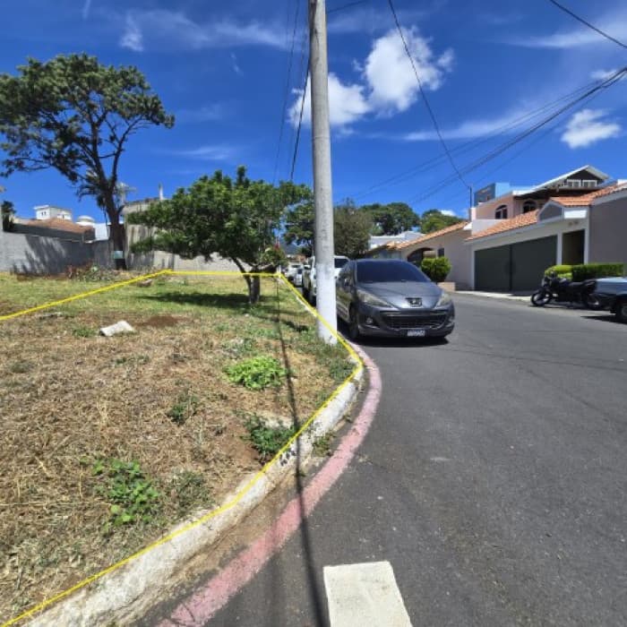 Terreno de Esquina en Venta Pinares de San Cristóbal - foto 3