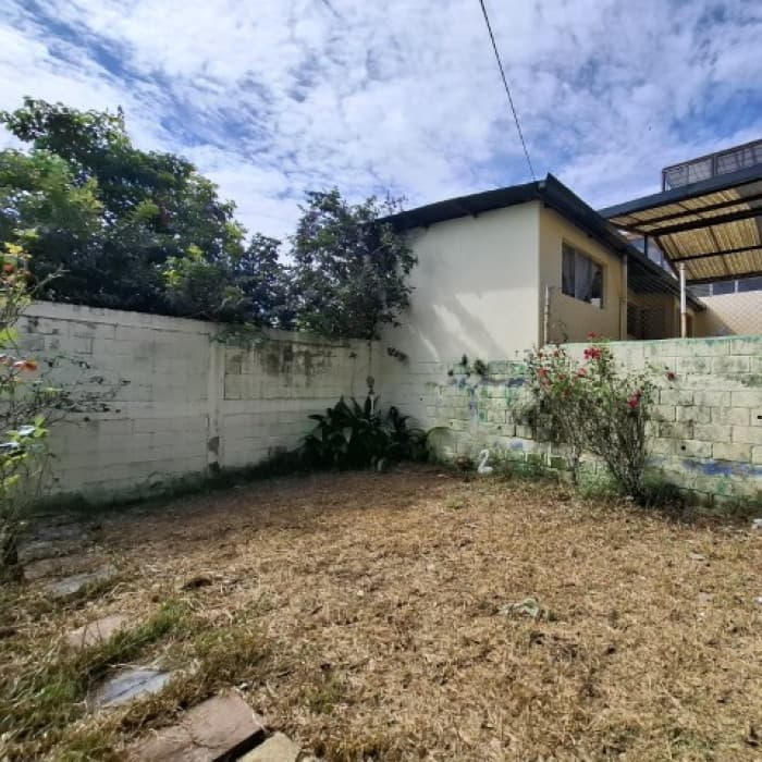 Ofi-Bodega en Venta San Cristóbal Zona 8 de Mixco - foto 4