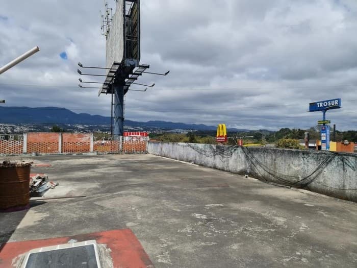 Edificio de 4 niveles en Venta en Calz. Aguilar Batres - foto 2