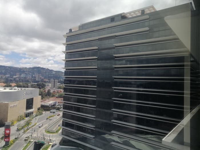 Oficina en Renta en Edificio Desing Center Zona 10 - foto 3
