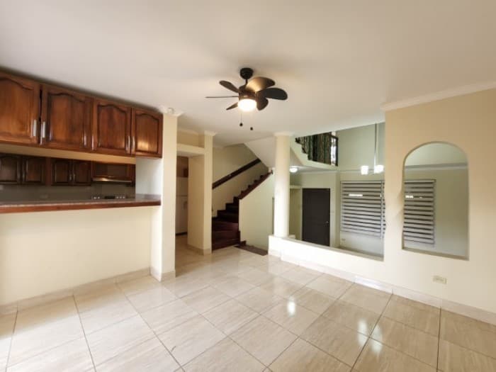 Casa en Venta fuera de garita, por Pinares - foto 3
