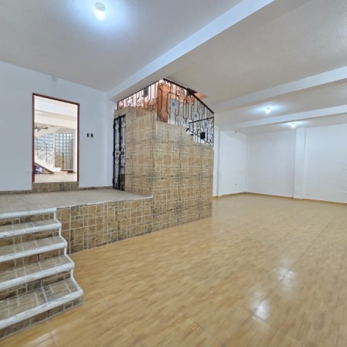 Casa grade en Venta Las Hojarascas Zona 1 de Mixco - foto 18