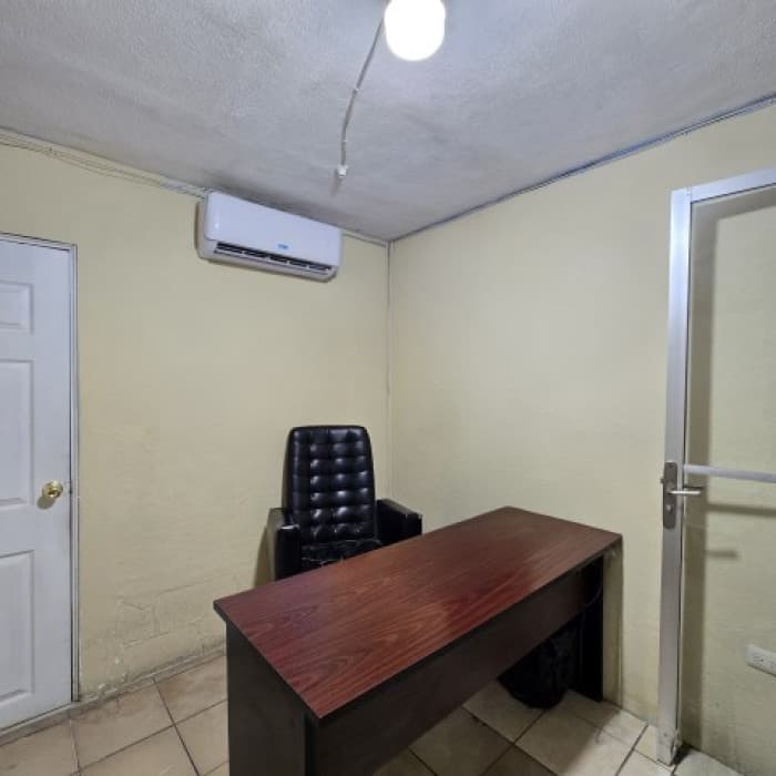 Ofi-Bodega en Venta Villa Canales Colonia Residencial - foto 4