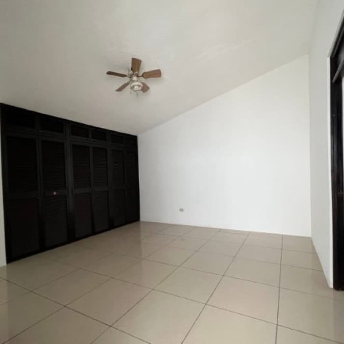 Casa en Venta Zona 7 Guatemala, Bosques de Linda Villa - foto 12