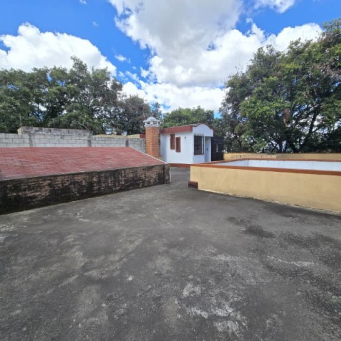 Casa grade en Venta Las Hojarascas Zona 1 de Mixco - foto 8