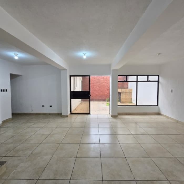 Casa grade en Venta Las Hojarascas Zona 1 de Mixco - foto 20