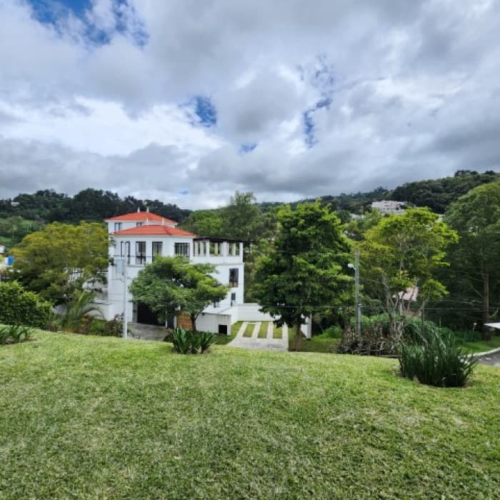 Casa en Venta en La Montaña Zona 16 Guatemala - foto 3