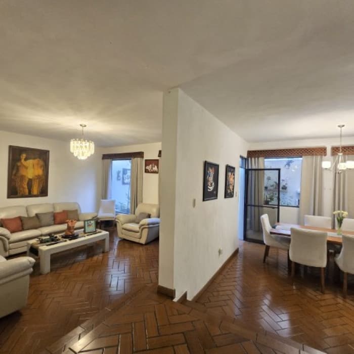 Casa en Venta Valles de San Cristóbal Zona 8 de Mixco - foto 3