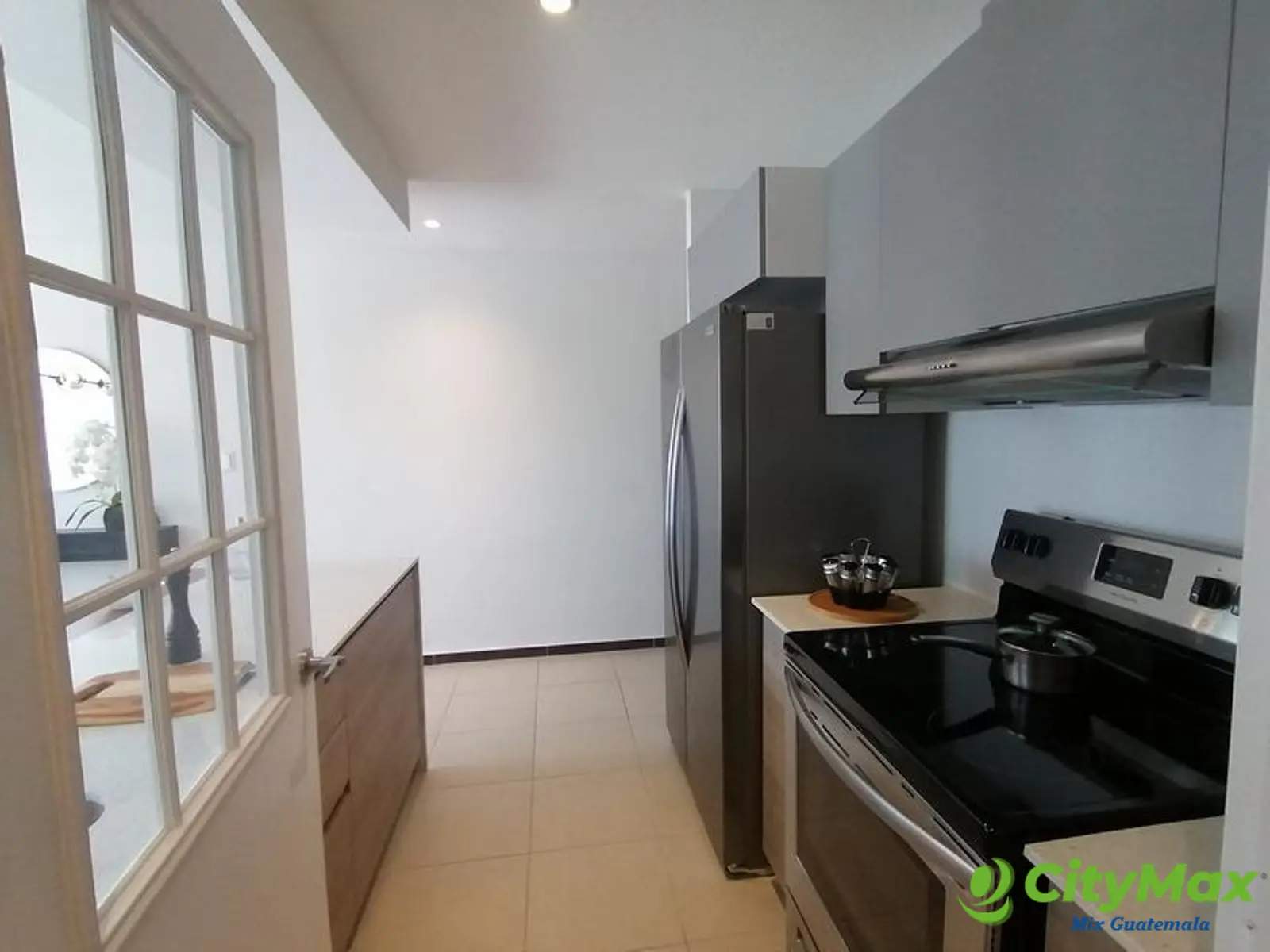 Apartamento en Pre-Venta en Parque San Jorge Zona 11 - foto 8