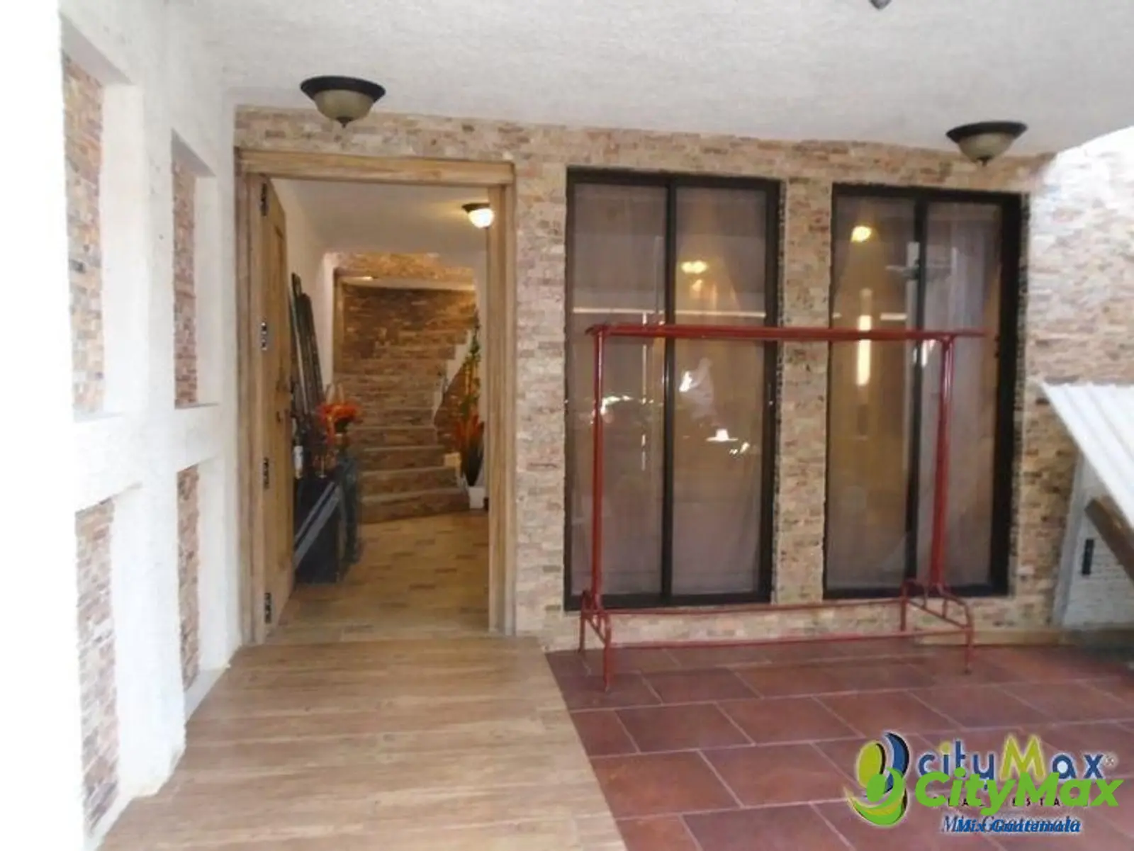 Elegante casa en San Cristobal Guatemala - foto 1