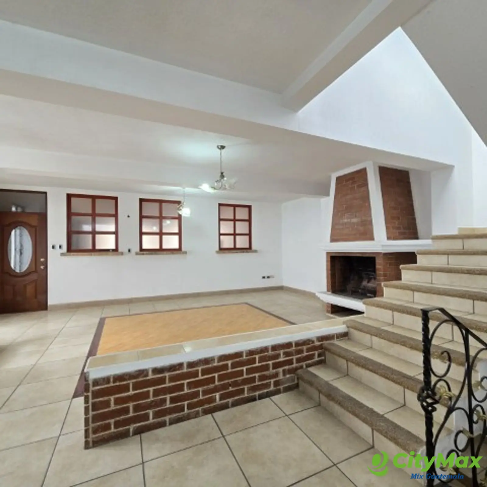 Casa grade en Venta Las Hojarascas Zona 1 de Mixco - foto 1
