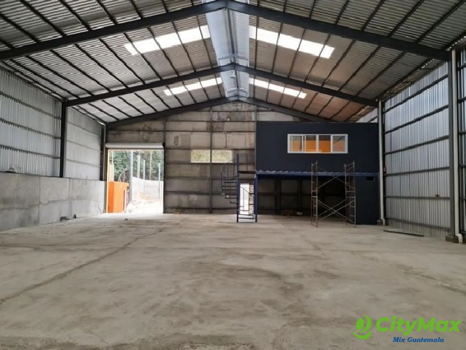 Ofibodega en Alquiler en condominio con garita Z6 - foto 1