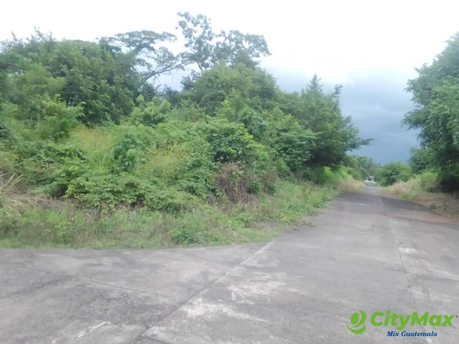 Terreno Grande en Venta Cataratas de Uxmel, Masagua - foto 1
