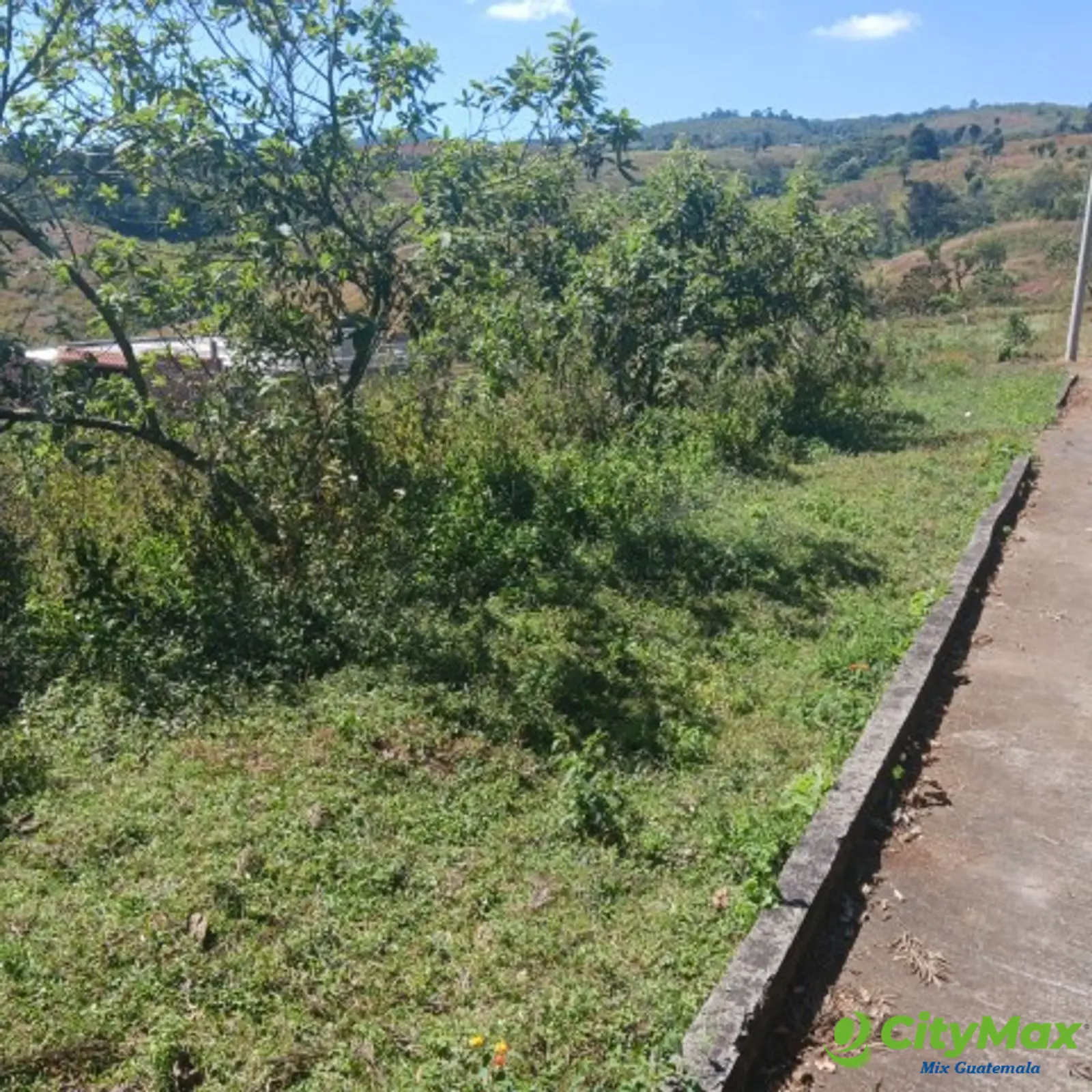 Terreno residencial en venta en Vistas de Versalles I - foto 1