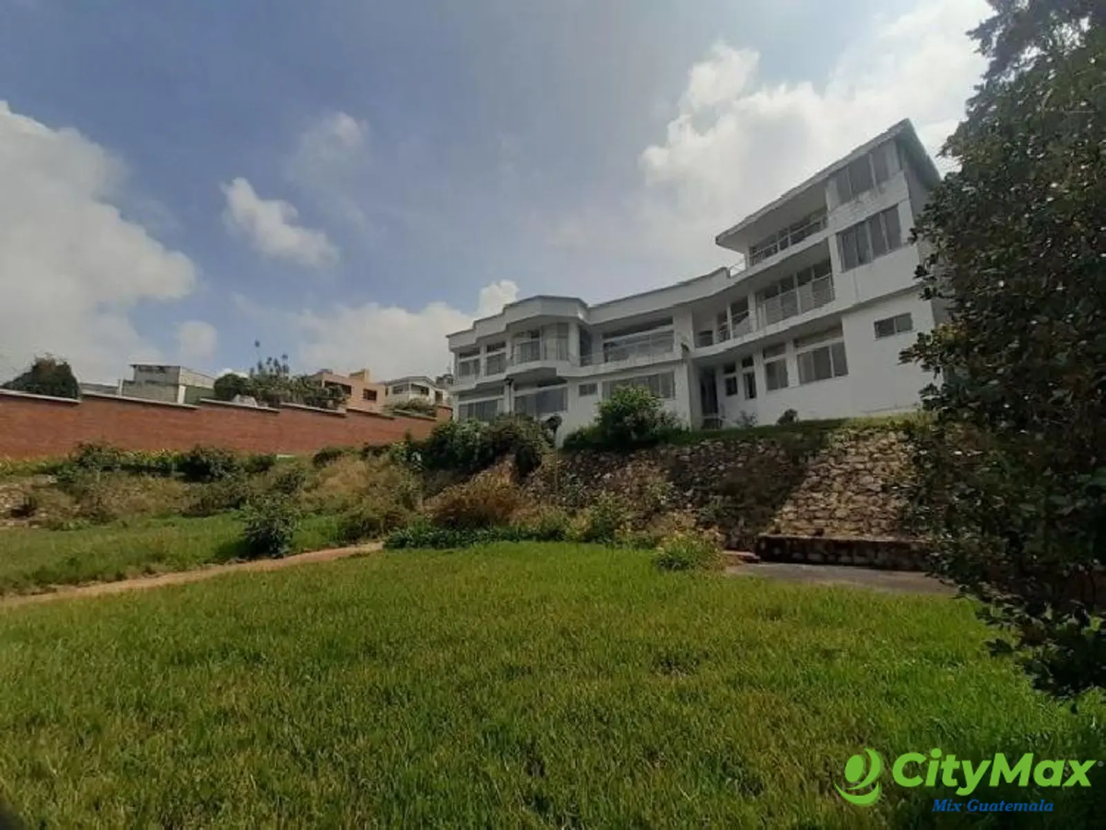 Mansión en Renta o Venta en Santa Catarina Pinula - foto 1