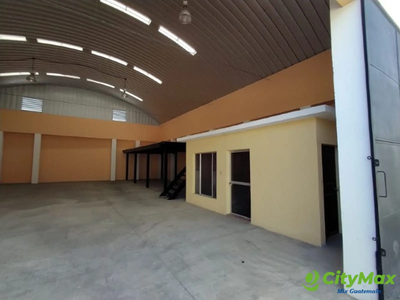 Bodega en Renta Zacapa a 600 mts Carretera al Atlántico - foto 1