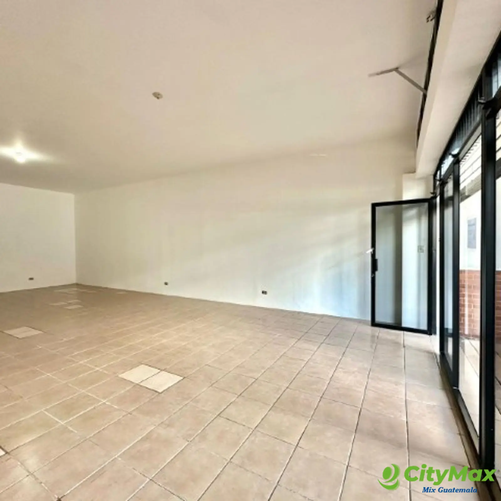 Local en Renta San Cristóbal, Nivel Uno Plaza Comercial - foto 1