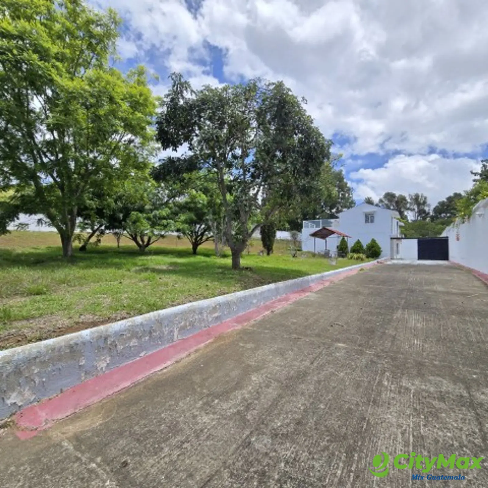 Casa con Amplio Terreno en Venta Bulevar San Cristóbal - foto 1