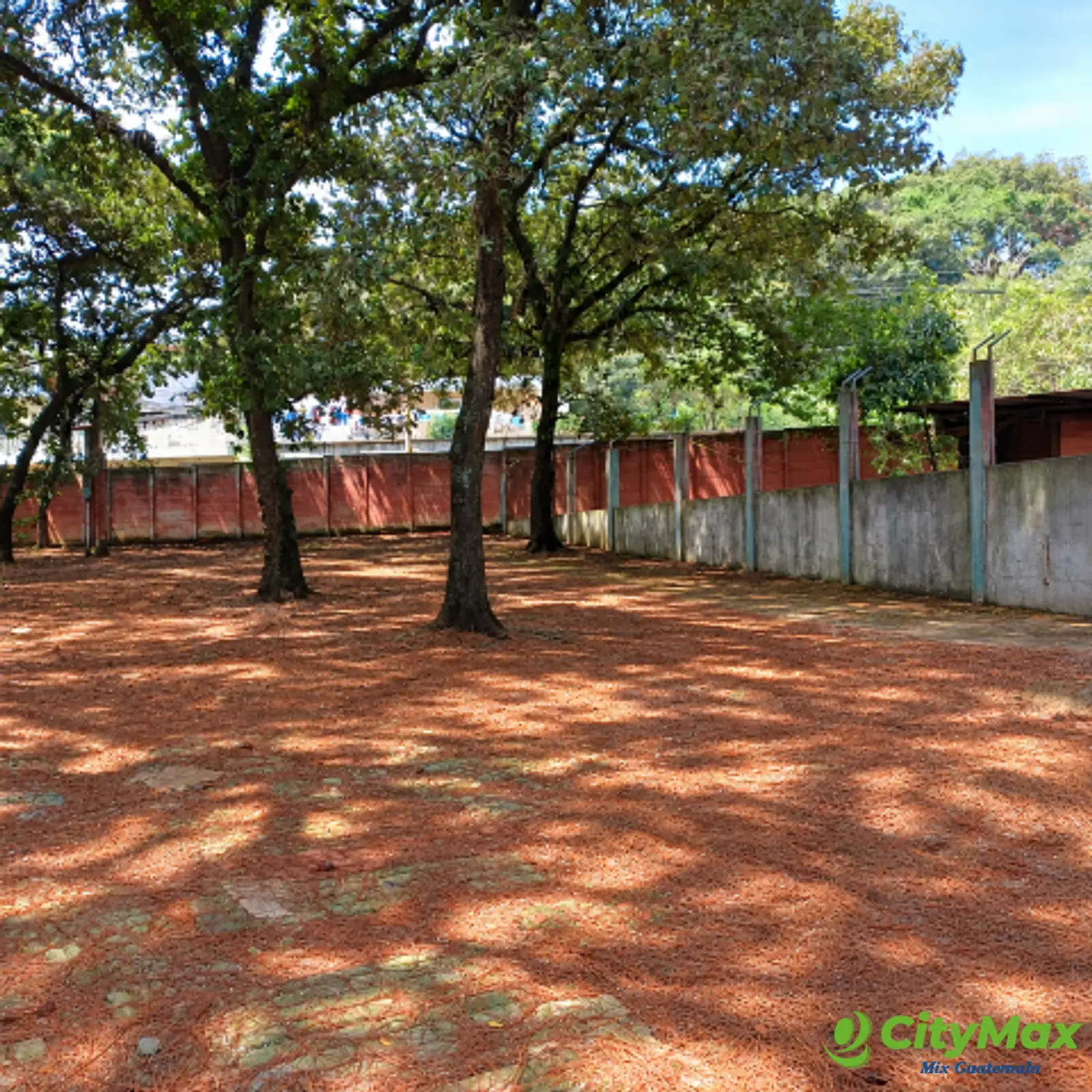 Terreno Comercial en Renta hacia Satelite Zona 9 Mixco - foto 1